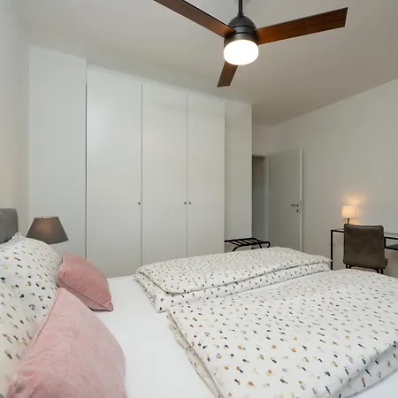 Center With Private Garage Apartament